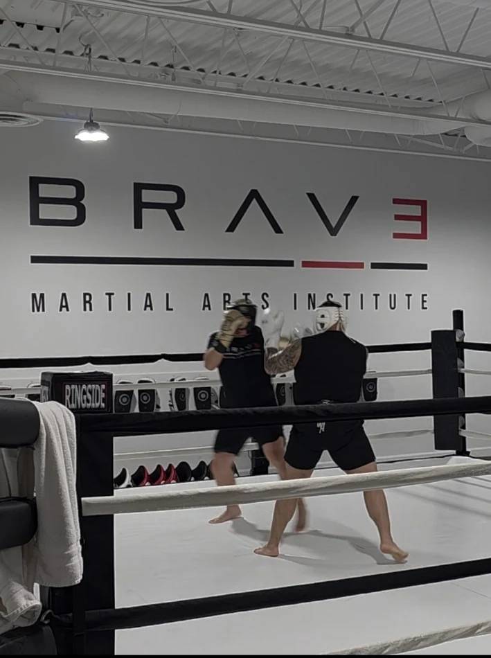 Boxing footwork and distance work in the ring